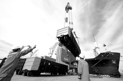 2012外貿(mào)如何突破海外亂局與貿(mào)易保護(hù)的雙重挑戰(zhàn)